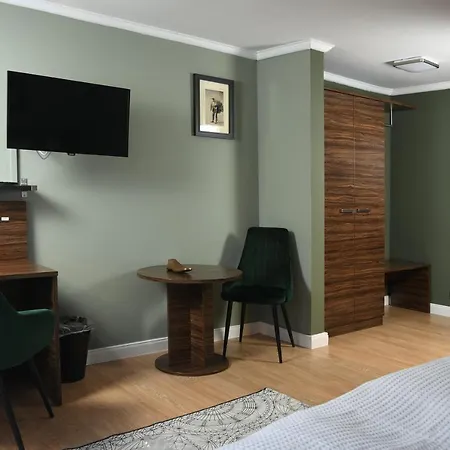 Landhotel 호텔