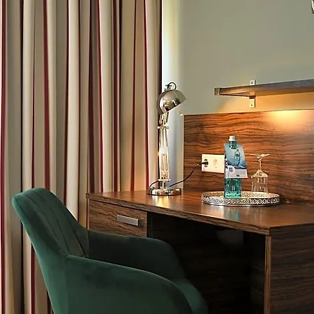 Landhotel 호텔 3*