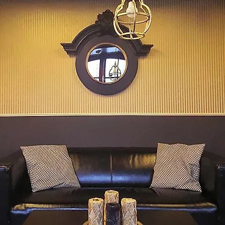 Landhotel فندق Wolfschlugen