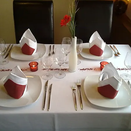 Landhotel 호텔 3*